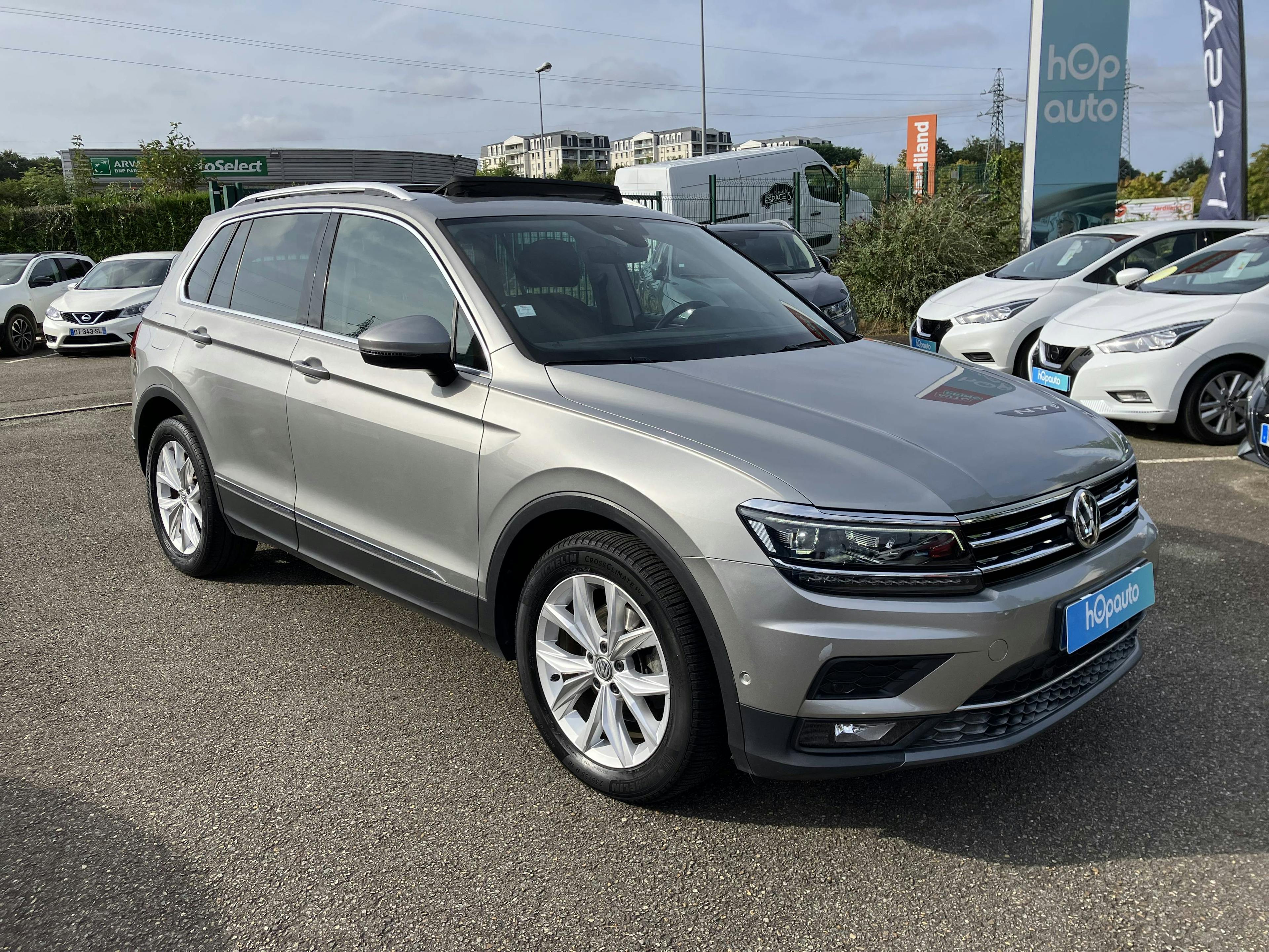 VOLKSWAGEN Tiguan-image