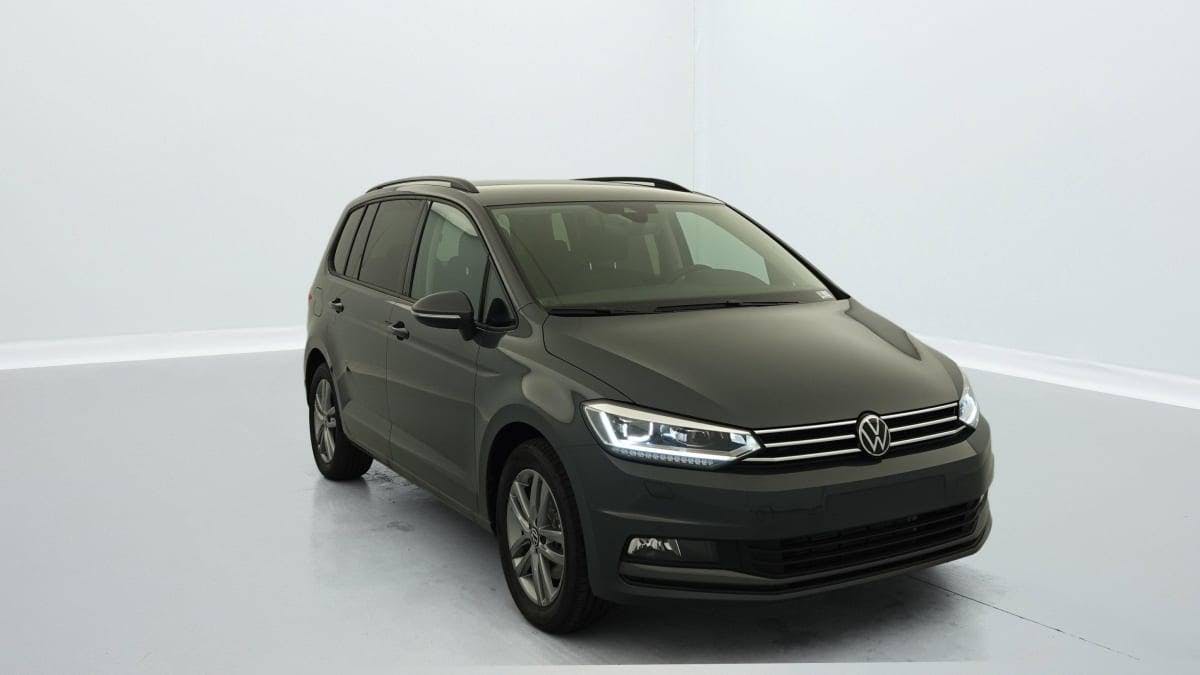 VOLKSWAGEN Touran-image