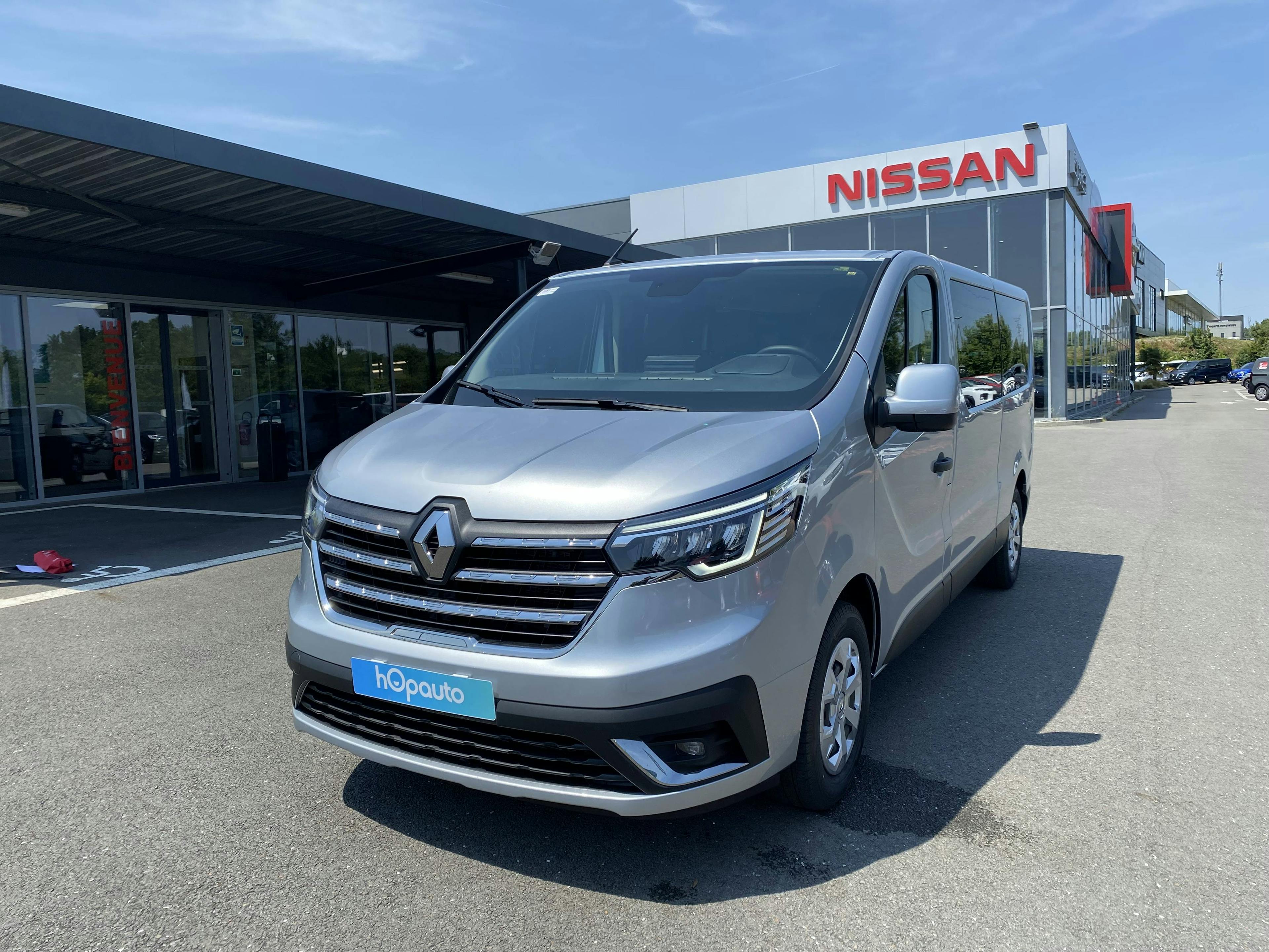 RENAULT Trafic combi-image