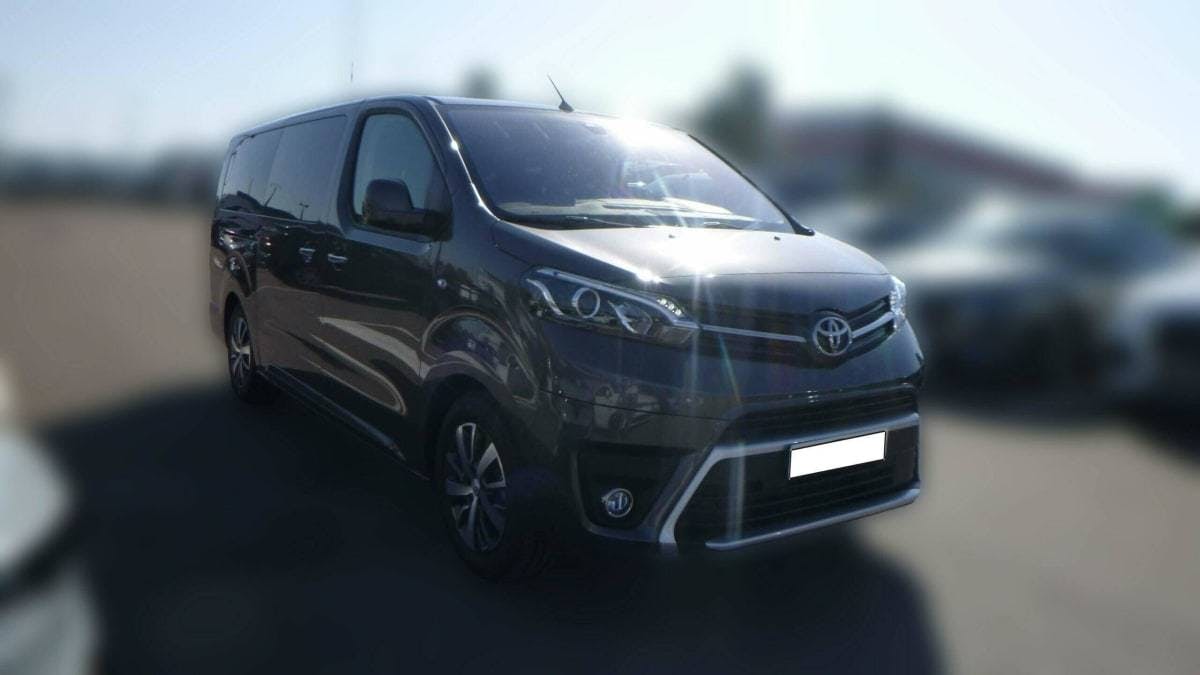 TOYOTA Proace combi-image